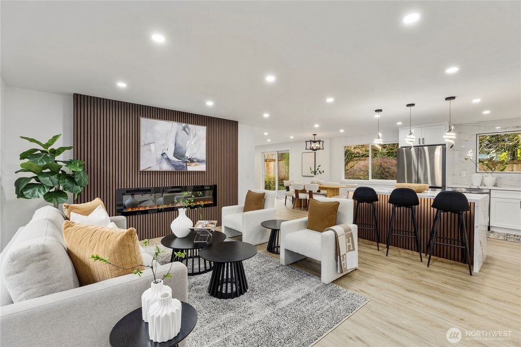 Photo of 14128 NE 82nd Place Pl, Kirkland, WA 98034 (MLS # 2501790)