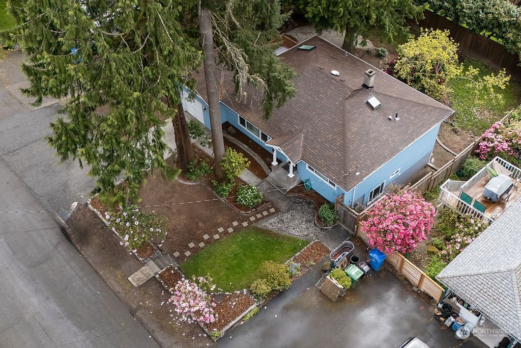 Photo of 18325 Evanston Avenue N, Shoreline, WA 98133 (MLS # 2235046)