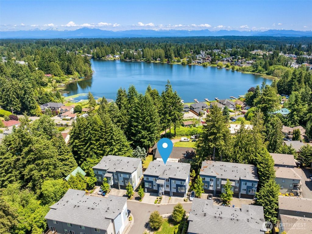 Photo of 16201 Meadow Road #G2, Lynnwood, WA 98087 (MLS # 2388154)