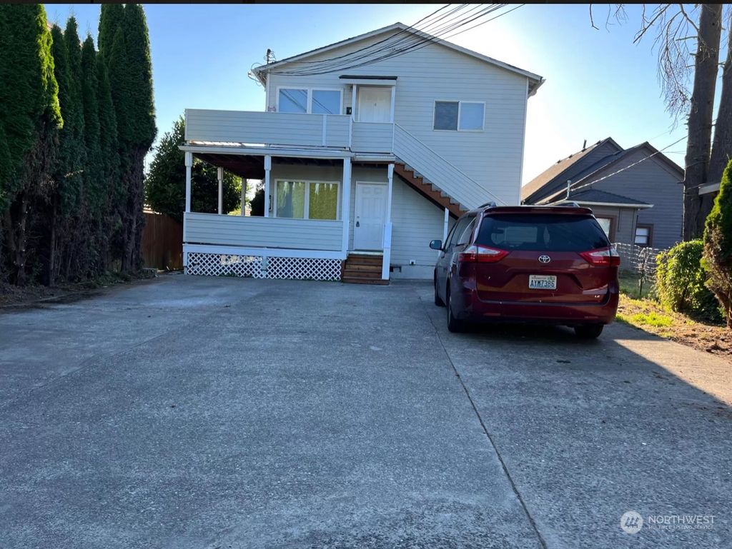 Photo of 2715 Harrison Ave Ave, Everett, WA 98201 (MLS # 2201307)