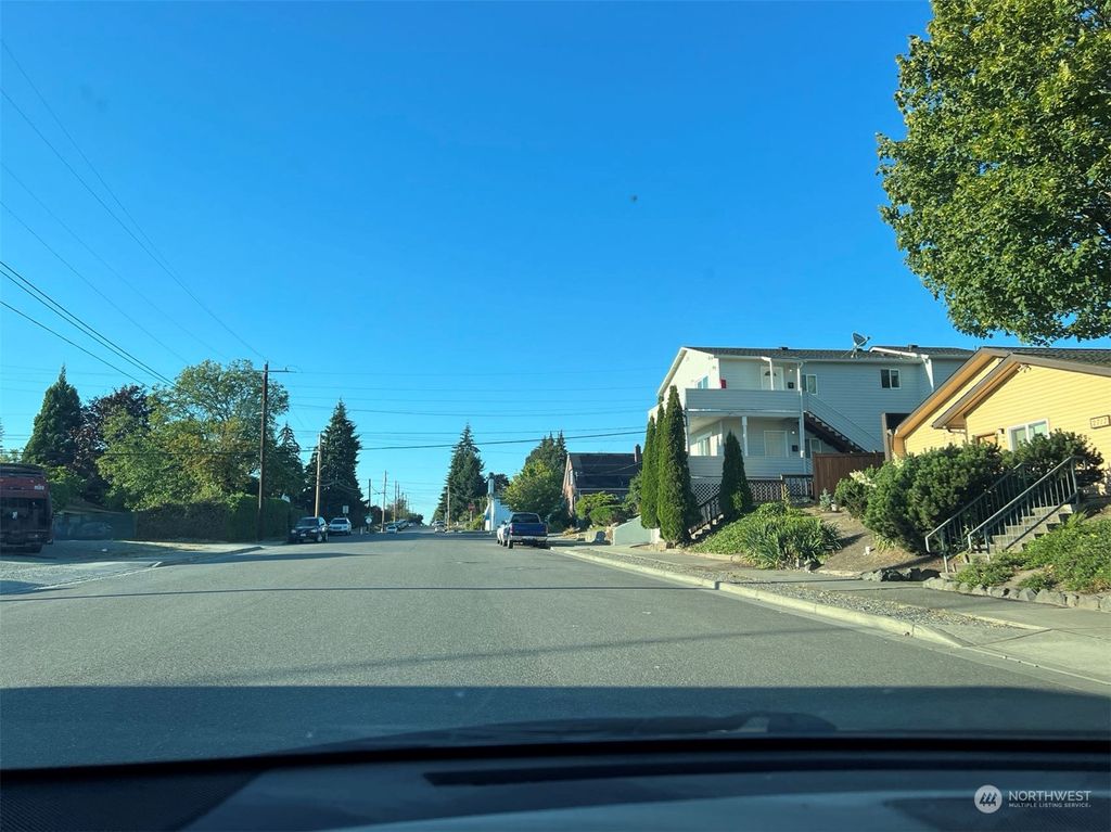 Photo of 2715 Harrison Ave Ave, Everett, WA 98201 (MLS # 2201307)