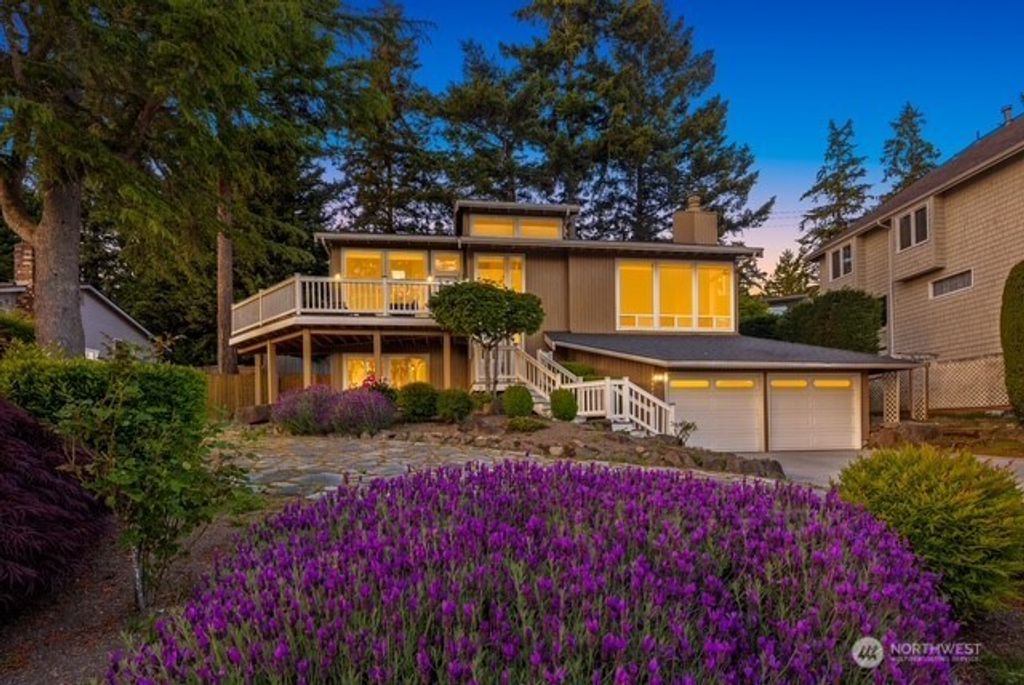 Photo of 10920 80th Place NE, Kirkland, WA 98034 (MLS # 2495632)