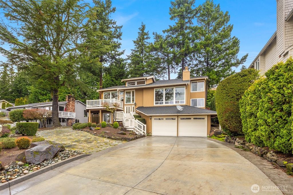 Photo of 10920 80th Place NE, Kirkland, WA 98034 (MLS # 2495632)