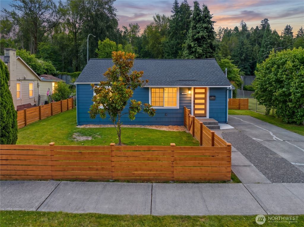 Photo of 3533 SE 6th Street, Renton, WA 98058 (MLS # 2545441)