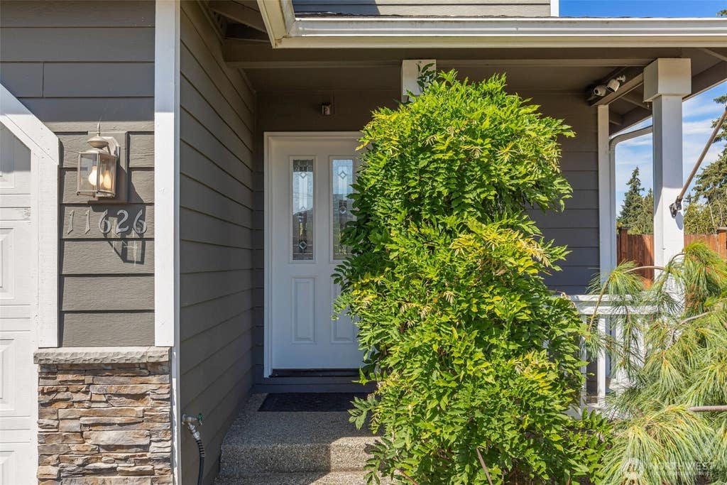 Photo of 11626 50th Drive SE, Everett, WA 98208 (MLS # 2568744)