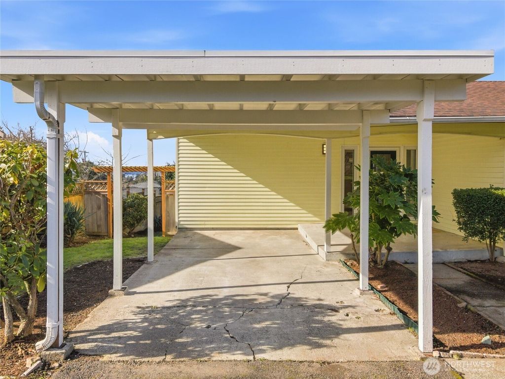 Photo of 24905 21st Avenue S, Kent, WA 98032 (MLS # 2469231)