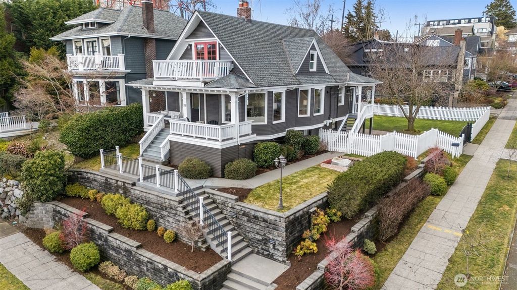 Photo of 318 Lee Street, Seattle, WA 98109 (MLS # 2333989)