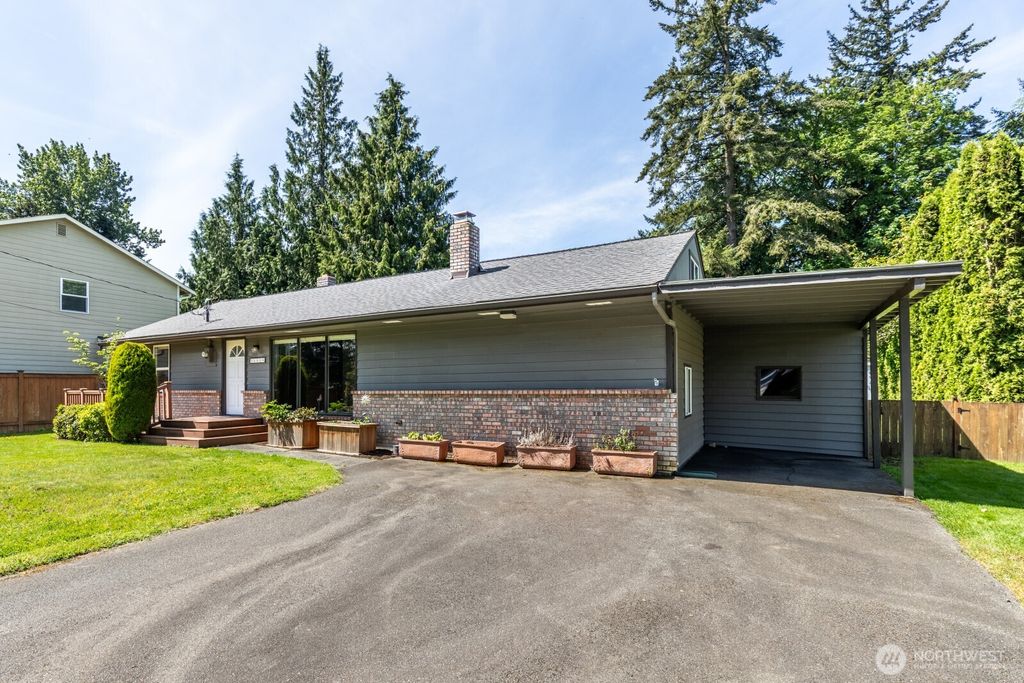 Photo of 14028 Serene Way, Lynnwood, WA 98087 (MLS # 2526876)