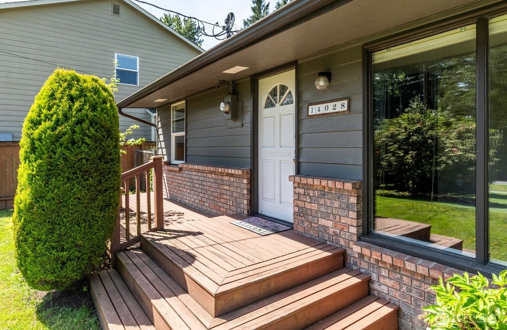 Photo of 14028 Serene Way, Lynnwood, WA 98087 (MLS # 2526876)