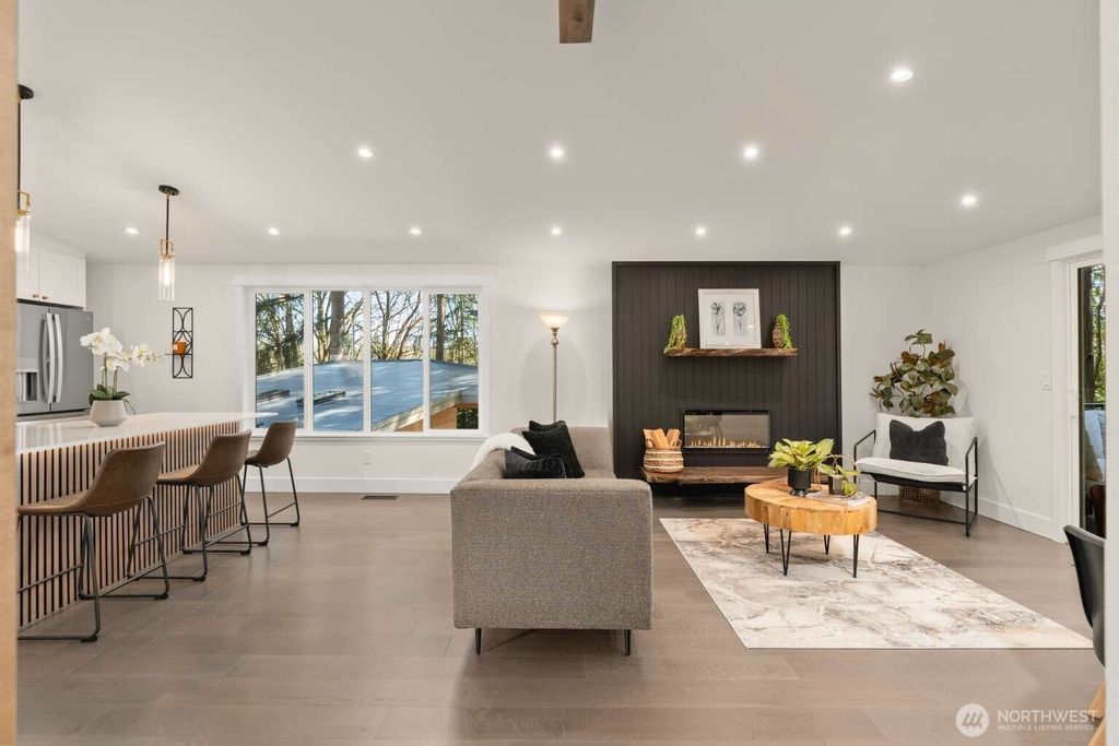 Photo of 10811 NE 154th Court, Bothell, WA 98011 (MLS # 2505074)