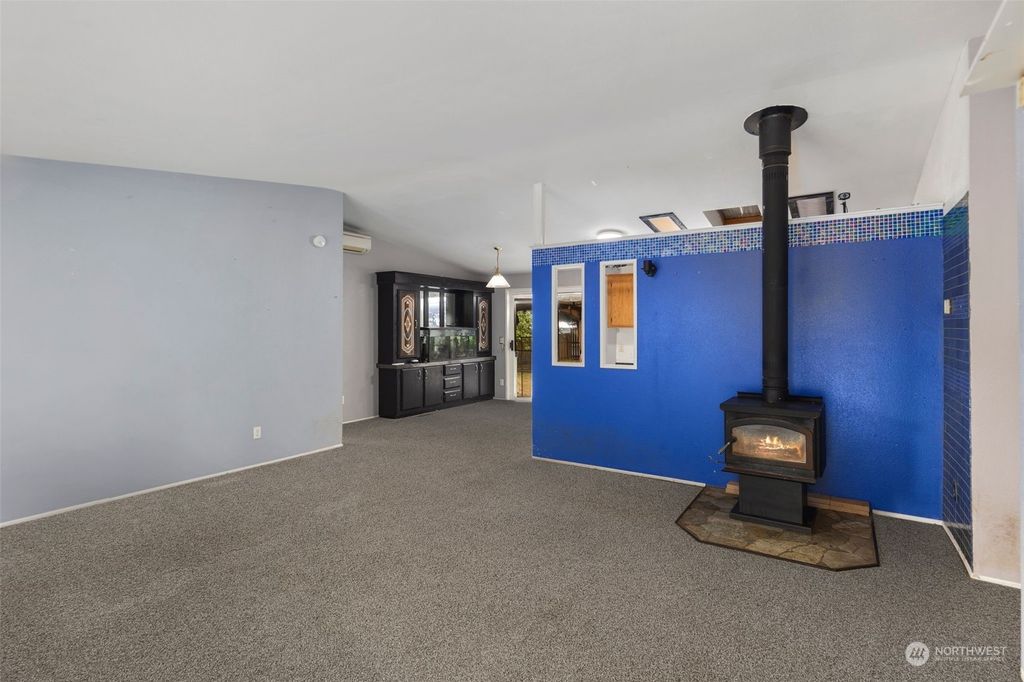 Photo of 11412 163rd Avenue SE, Renton, WA 98059 (MLS # 2280329)