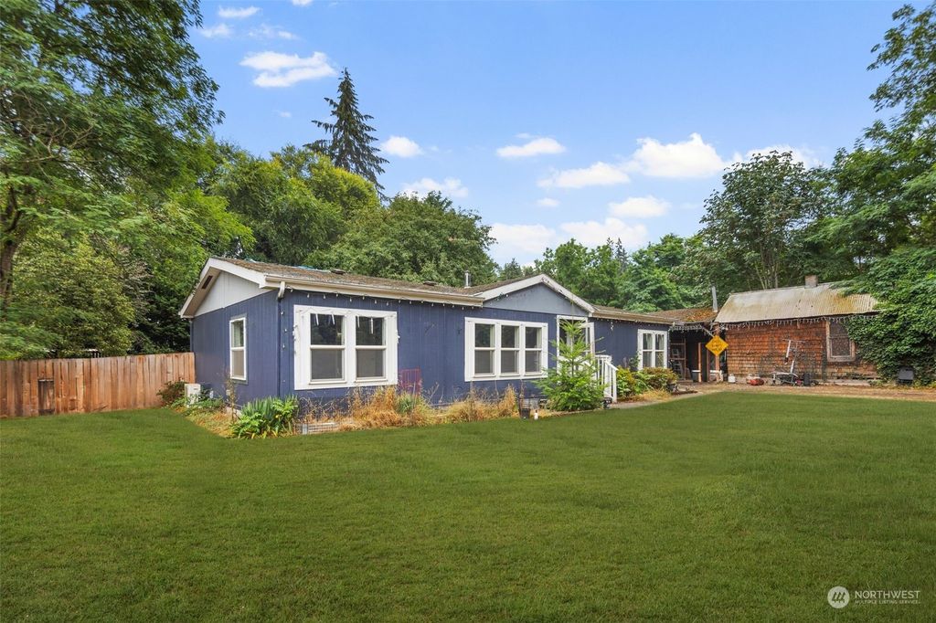 Photo of 11412 163rd Avenue SE, Renton, WA 98059 (MLS # 2280329)