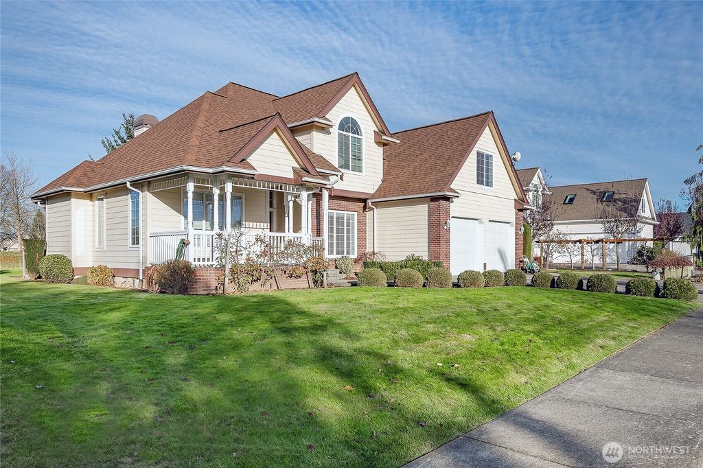 Photo of 600 Sunrise Drive, Lynden, WA 98264 (MLS # 2478228)