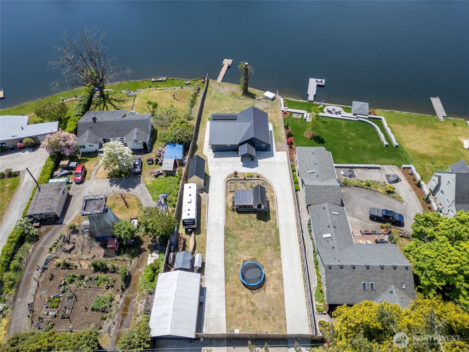 7511 Holmes Island Road SE