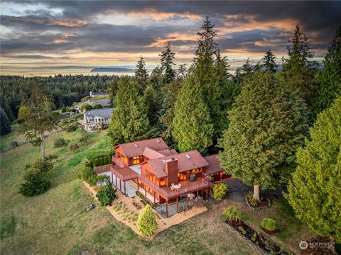 A home in Port Ludlow