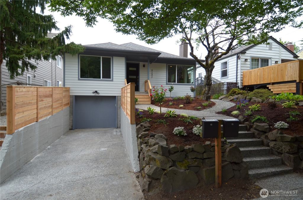 Photo of 9242 35th Avenue SW, Seattle, WA 98126 (MLS # 2389982)