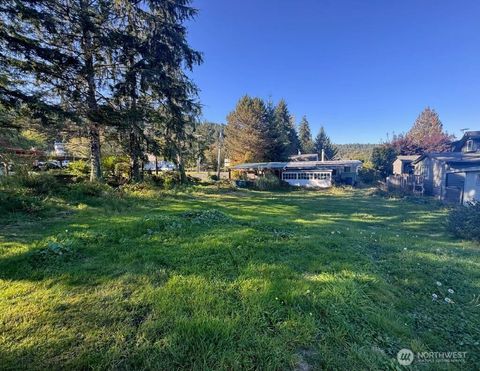 Photo of 11 N Tillicum Beach Lane, Shelton, WA 98584 (MLS # 2532563)