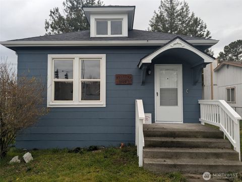 Photo of 5432 S Oakes Street, Tacoma, WA 98409 (MLS # 2482770)