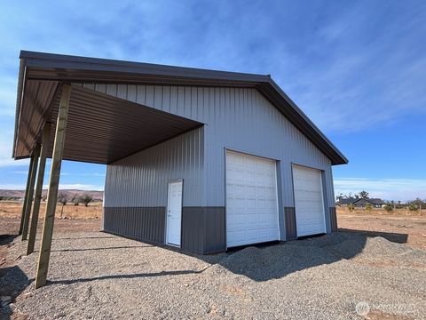 Photo of 231 Sawbuck Drive, Ellensburg, WA 98926 (MLS # 2442016)