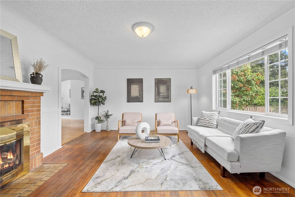 Photo of 1623 Palm Avenue, Everett, WA 98203 (MLS # 2514453)