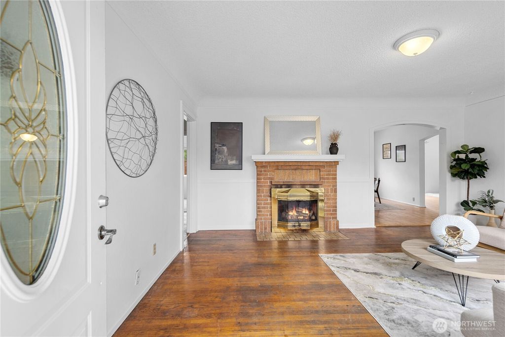 Photo of 1623 Palm Avenue, Everett, WA 98203 (MLS # 2514453)