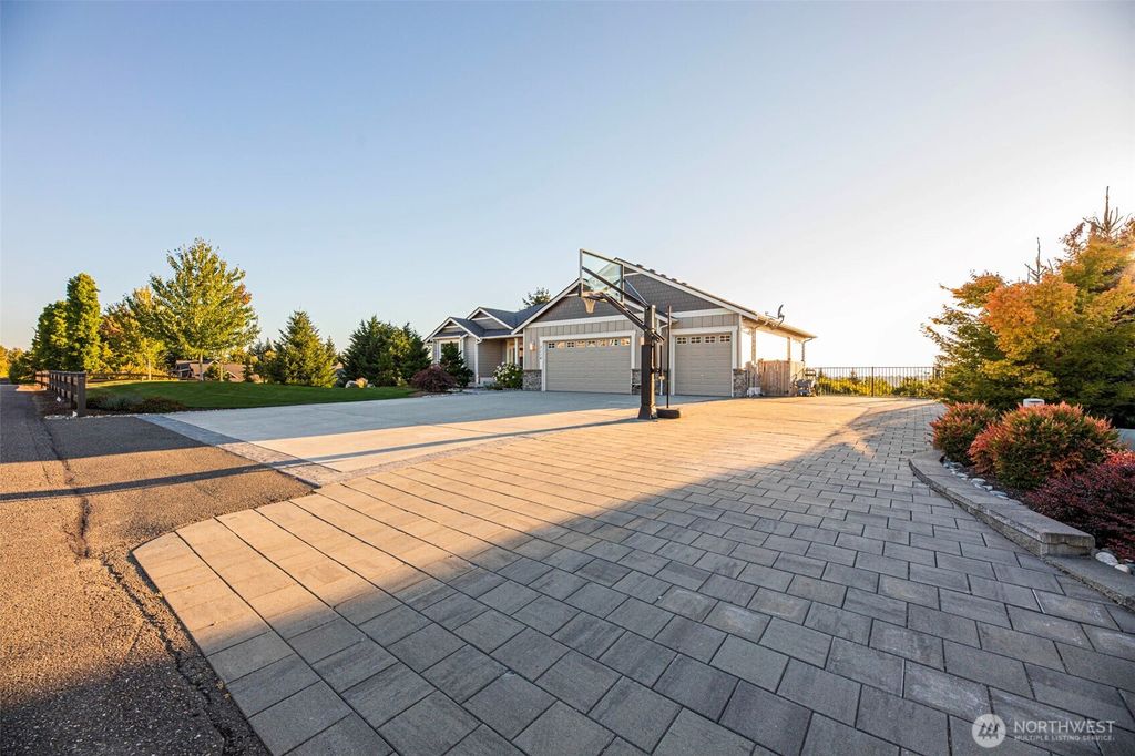 Photo of 3114 159th Avenue NE, Snohomish, WA 98290 (MLS # 2418871)