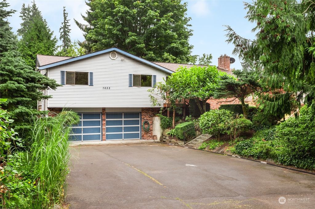 Photo of 7033 NE 147th Street, Kenmore, WA 98028 (MLS # 2159308)