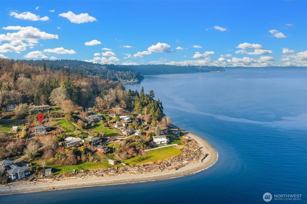 Photo of 8017 SW Dilworth Road, Vashon, WA 98070 (MLS # 2467940)