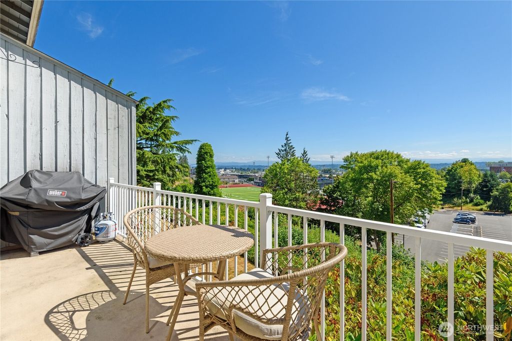 Photo of 3911 Wetmore Avenue #6B, Everett, WA 98201 (MLS # 2405795)