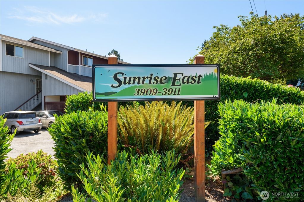 Photo of 3911 Wetmore Avenue #6B, Everett, WA 98201 (MLS # 2405795)