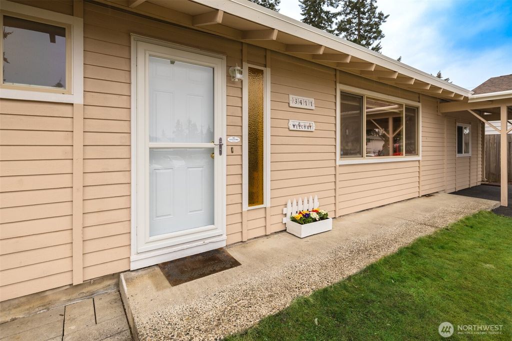 Photo of 3411 S 292nd Street, Auburn, WA 98001 (MLS # 2334897)