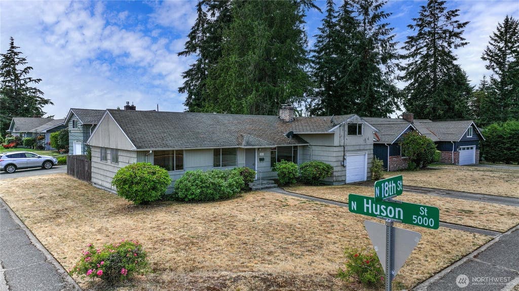 Photo of 5002 N 18th Street, Tacoma, WA 98406 (MLS # 2563161)