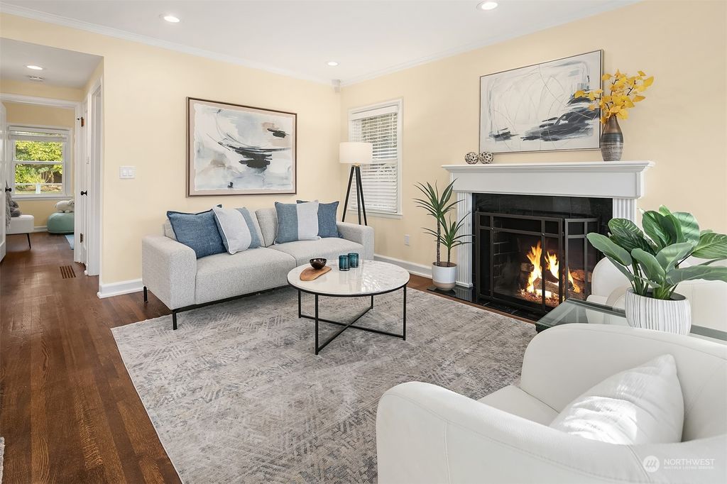 Photo of 6044 30th Avenue NE, Seattle, WA 98115 (MLS # 2320051)