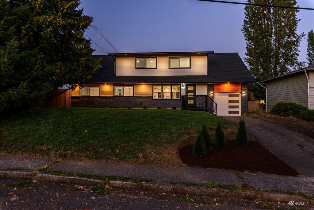 Photo of 28804 23rd Place S, Federal Way, WA 98003 (MLS # 1988023)
