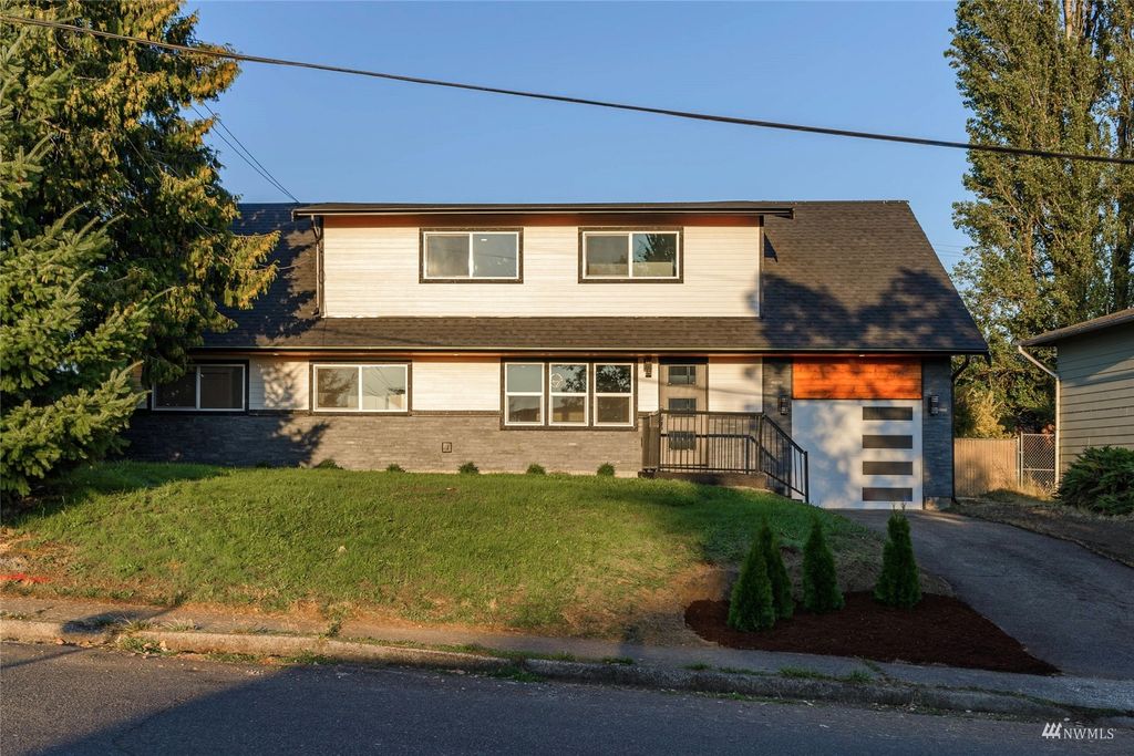 Photo of 28804 23rd Place S, Federal Way, WA 98003 (MLS # 1988023)