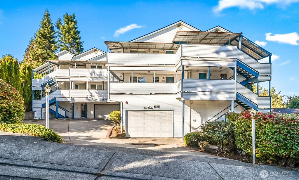 Photo of 2505 62nd St SE St #204, Everett, WA 98203 (MLS # 2442152)