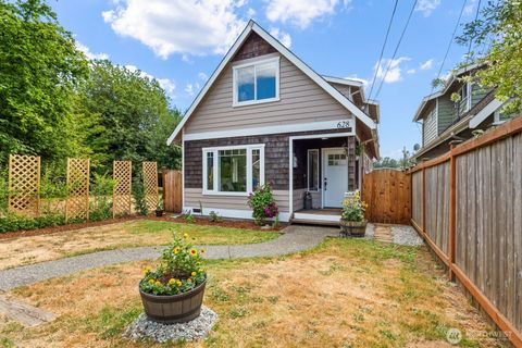 Photo of 628 Roberts Street, Monroe, WA 98272 (MLS # 2476255)