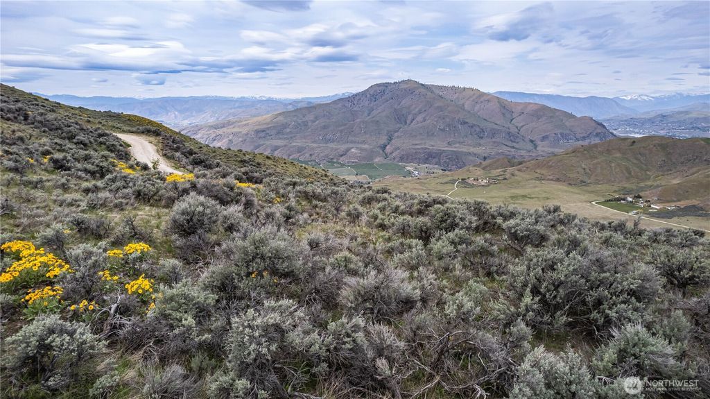 Photo of 0 Chelan Hills Acres Tract, Orondo, WA 98843 (MLS # 2511617)