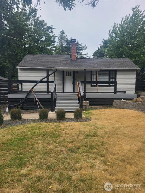 Photo of 11335 Sunnyside Avenue N, Seattle, WA 98133 (MLS # 2554324)