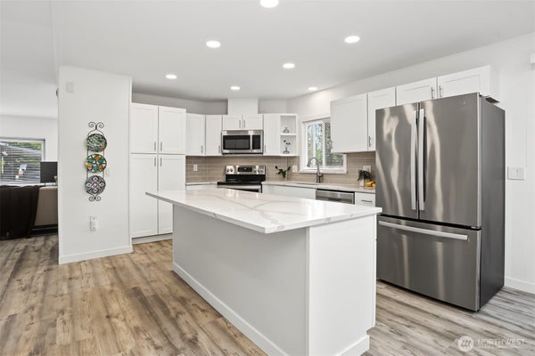 1121 244TH ST SW UNIT 6, BOTHELL, WA 98021 - Image f99cbab3271e4a8df6b8a1f0a698c9f4/1398371338