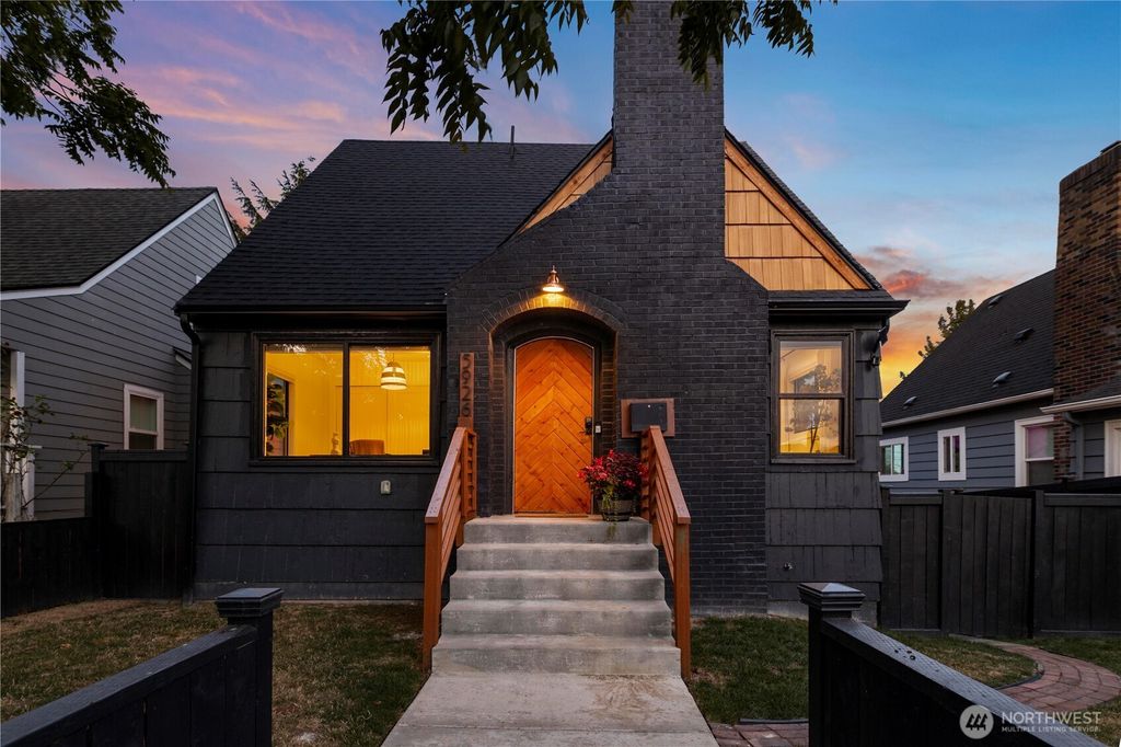 Photo of 5926 34th Avenue SW, Seattle, WA 98126 (MLS # 2461549)