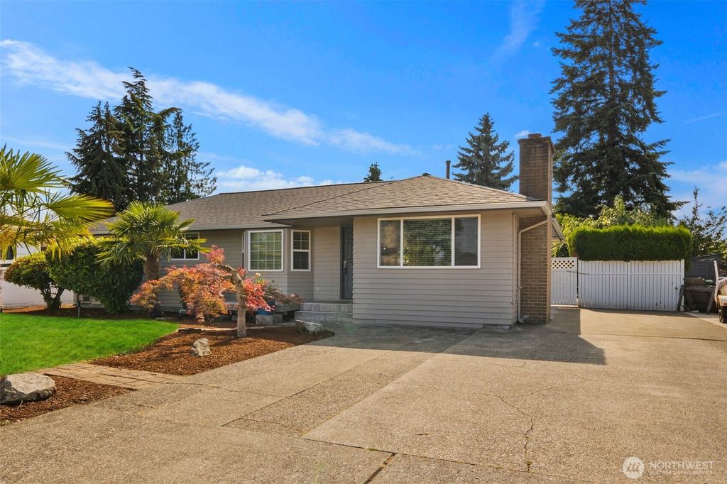 Photo of 14715 57th Avenue S, Tukwila, WA 98168 (MLS # 2396666)