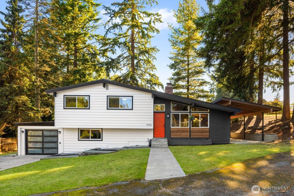 Photo of 5502 191st St SW ST, Lynnwood, WA 98036 (MLS # 2589573)