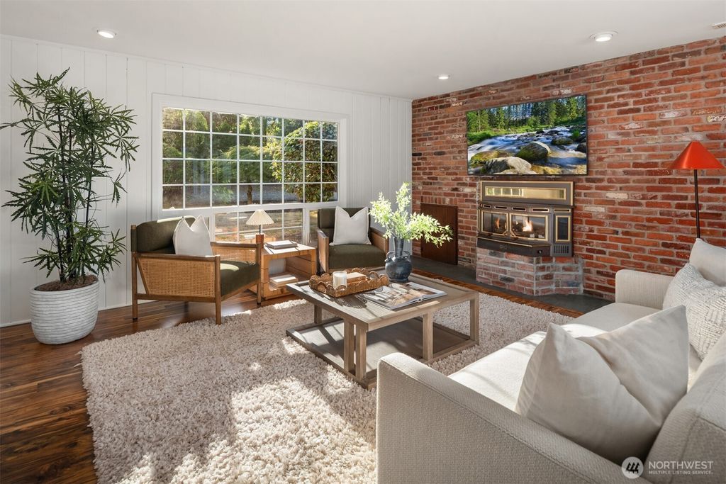 Photo of 16 Diamond S Ranch Rnch, Bellevue, WA 98004 (MLS # 2408523)