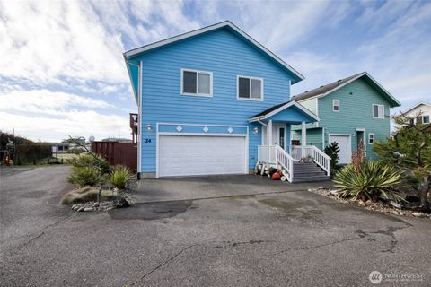 Photo of 24 Darien Lane, Pacific Beach, WA 98571 (MLS # 2445079)