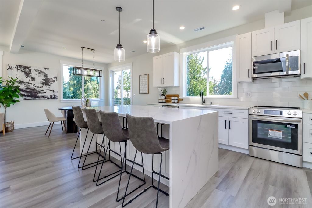 Photo of 14036 35th Avenue S, Tukwila, WA 98168 (MLS # 2414377)
