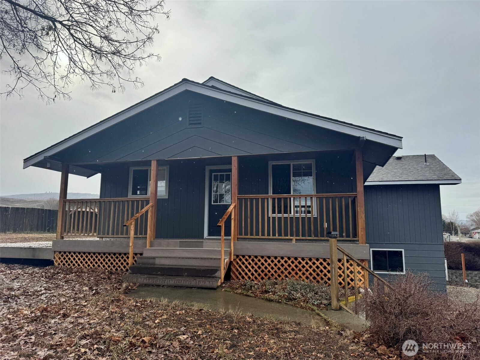 21 Orchard Loop Road N