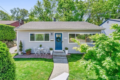 3713 S Burns Street Seattle WA 98118