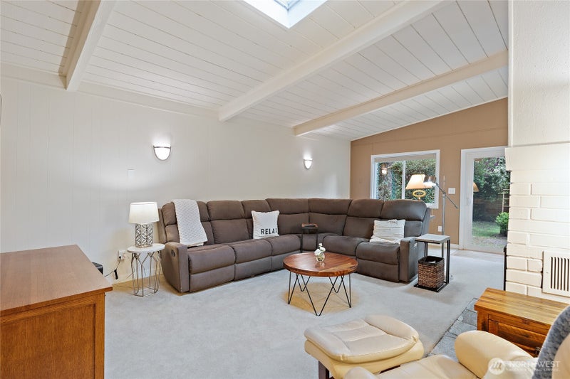 18483 47th Place NE