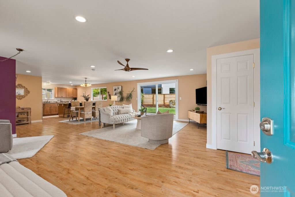Photo of 4209 S 350th Street, Auburn, WA 98001 (MLS # 2388334)